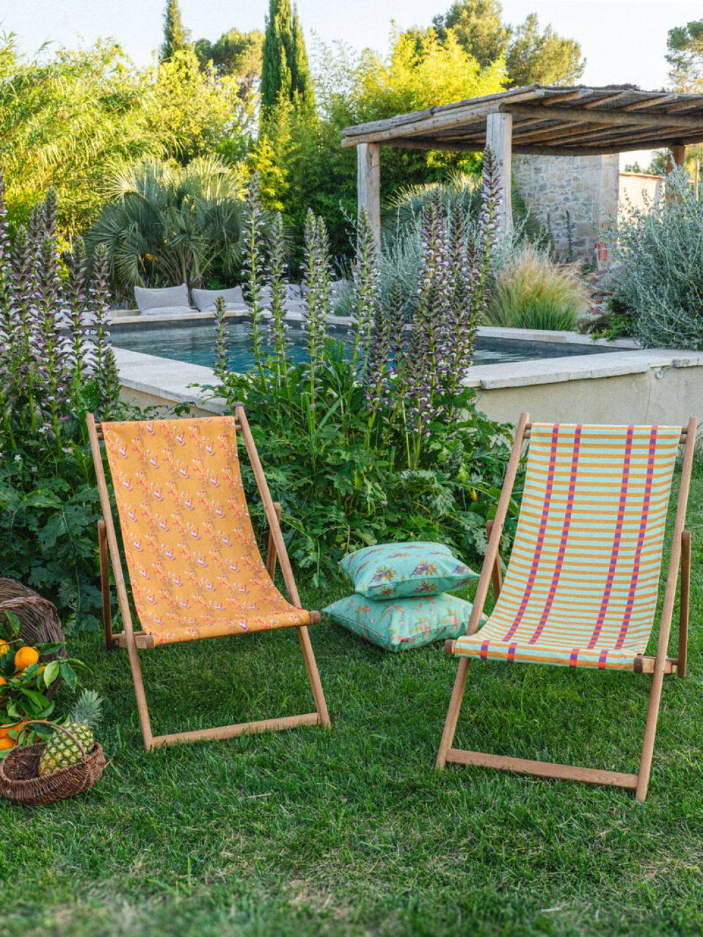 Les matériaux incontournables pour des coussins d’extérieur résistants
